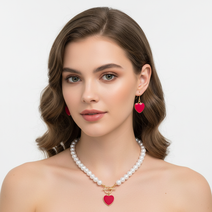 Modelo usando conjunto de colar e brincos