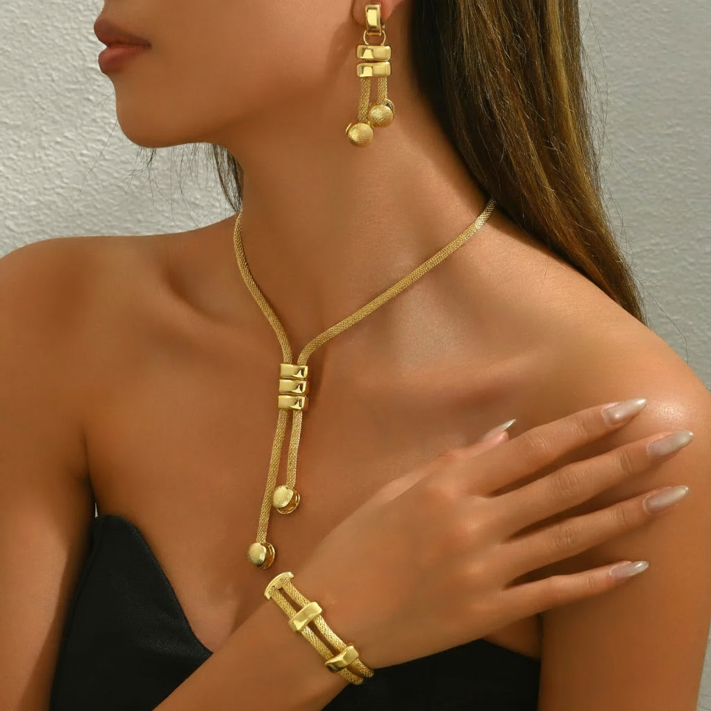 Plano médio - destaque do colar